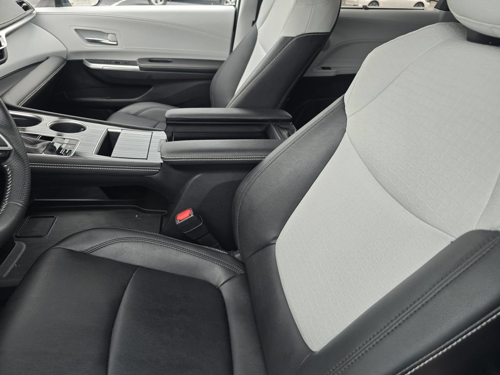 Certified 2025 Toyota Sienna XSE AWD/4WD image 21