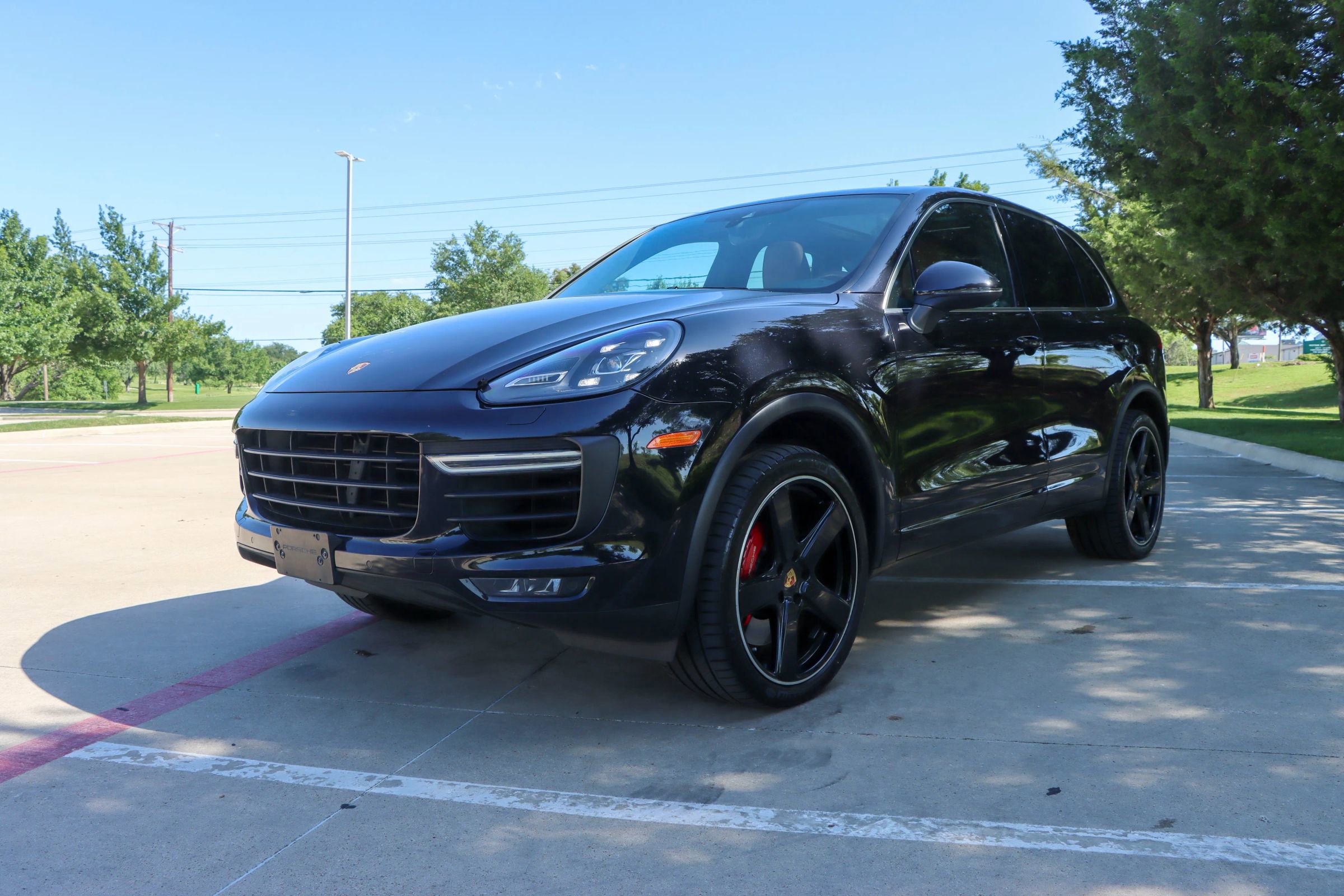 Used 2017 Porsche Cayenne Turbo w/ Premium Plus Package AWD/4WD image 3