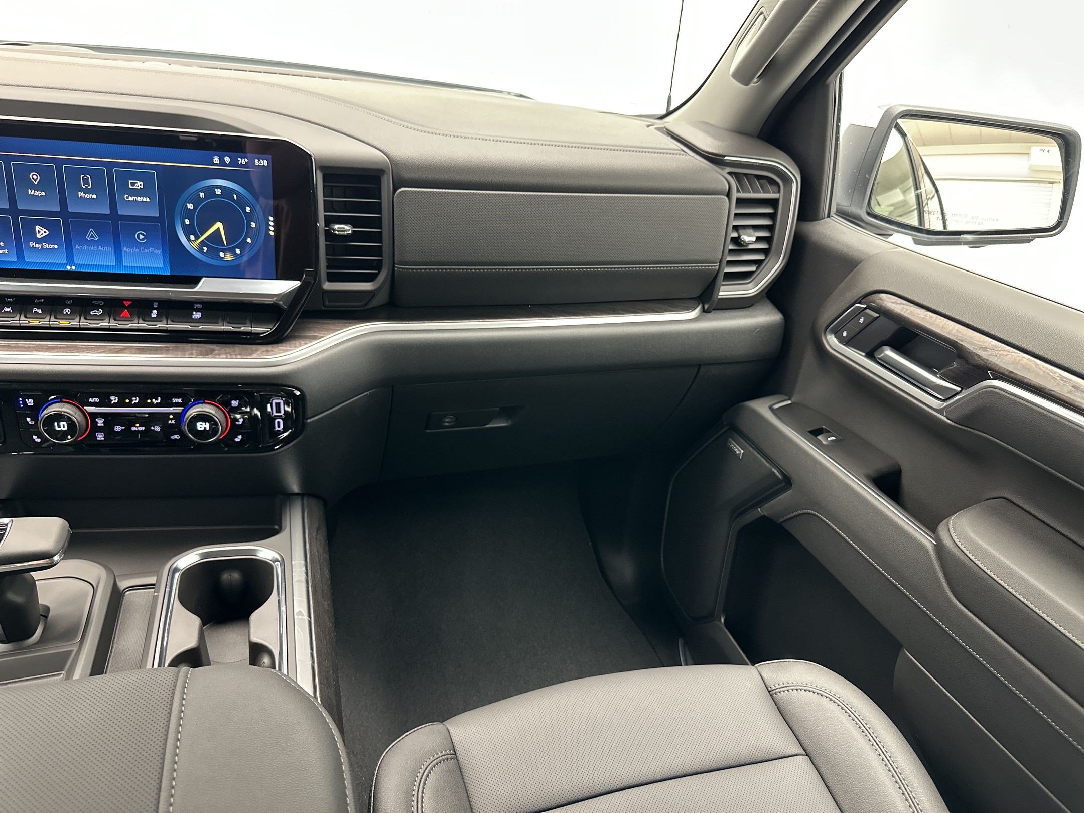 New 2026 Chevrolet Silverado 1500 LTZ w/ LPO, Dark Essentials Package AWD/4WD image 27