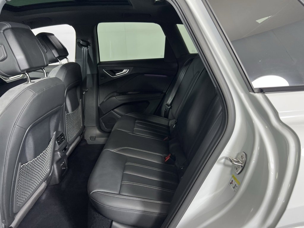 Used 2024 Audi Q4 e-tron Premium Plus w/ Premium Plus image 32