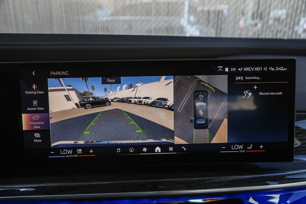 Used 2026 BMW 750e xDrive w/ Premium Package AWD/4WD image 20