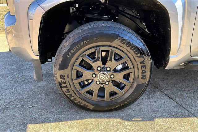 Used 2025 Toyota Tacoma SR5 image 28