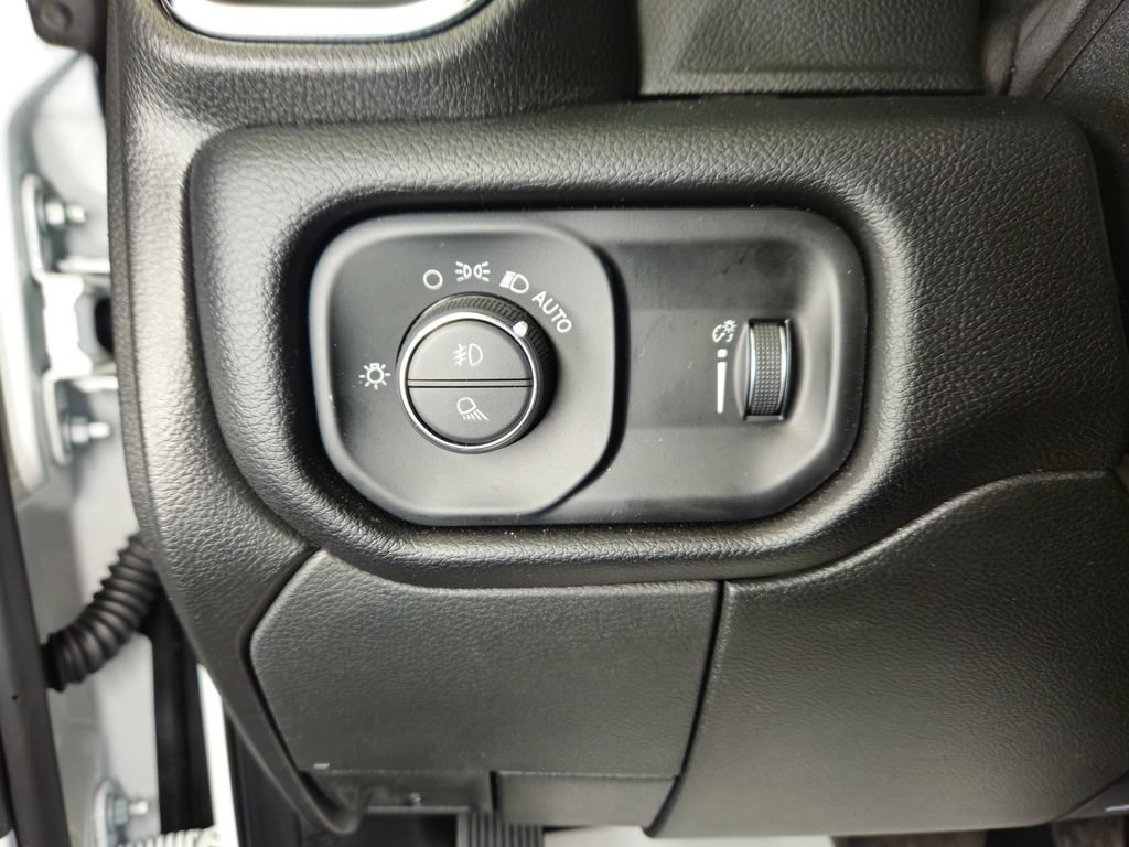 Used 2025 RAM 2500 Big Horn AWD/4WD image 16