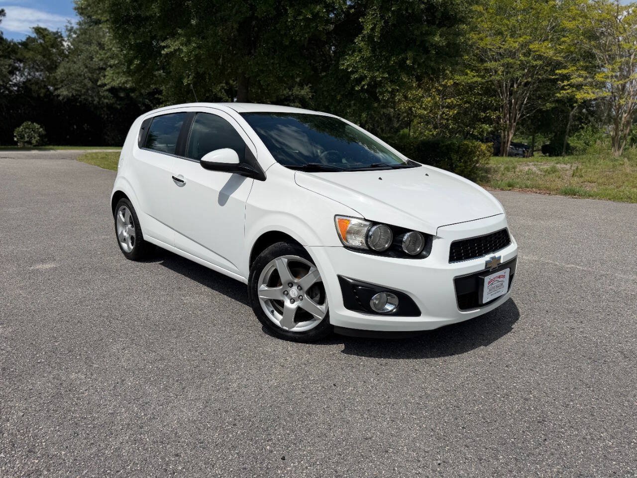 Used 2015 Chevrolet Sonic LTZ FWD image 8
