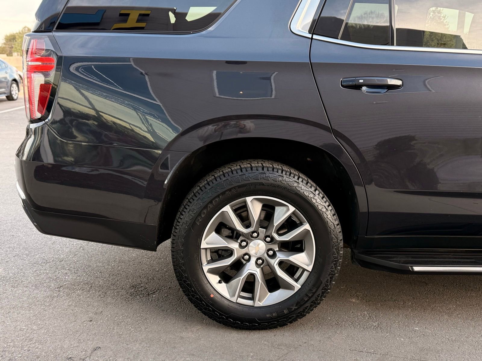 Used 2023 Chevrolet Tahoe LT w/ Luxury Package image 33