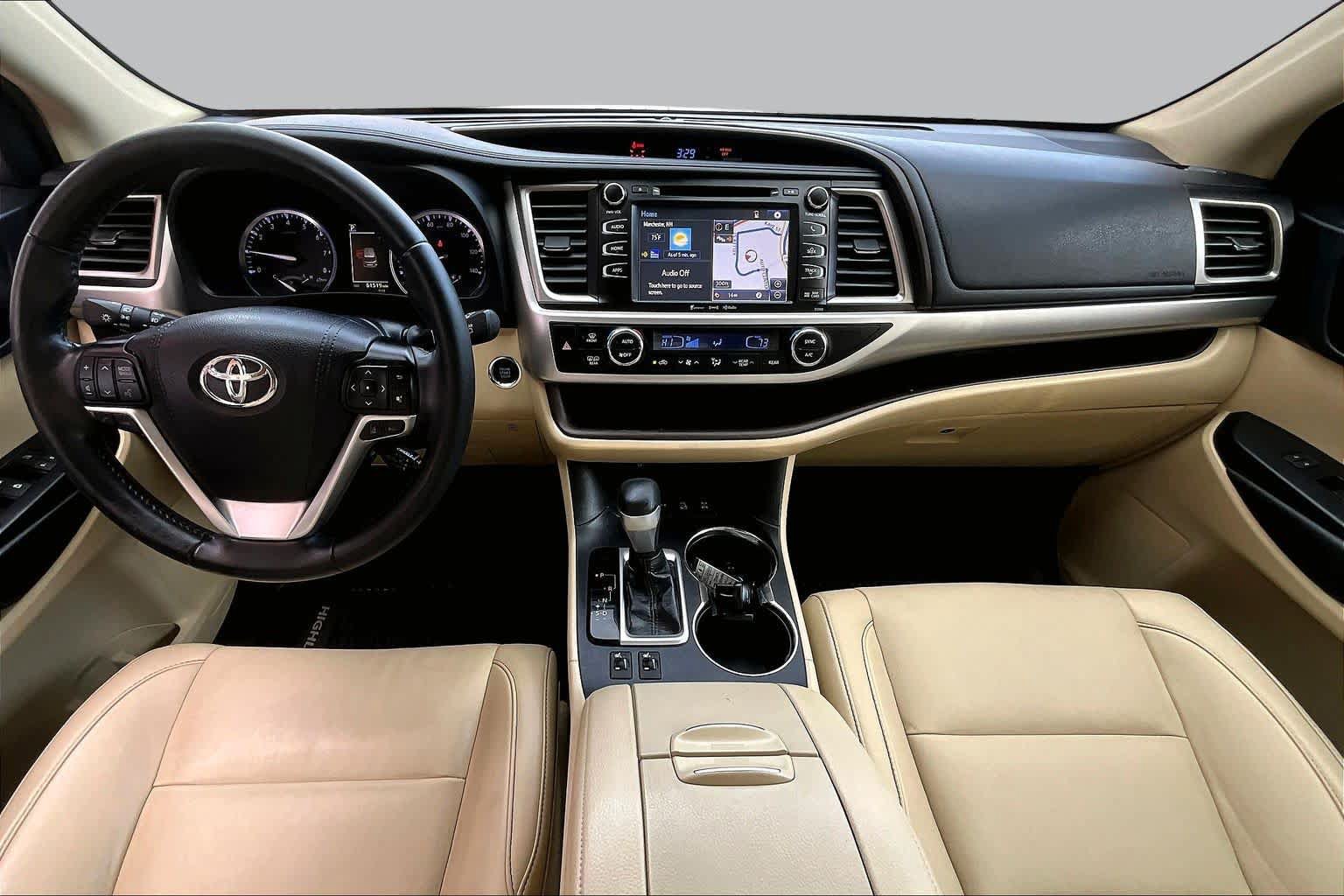 Used 2019 Toyota Highlander XLE AWD/4WD image 15