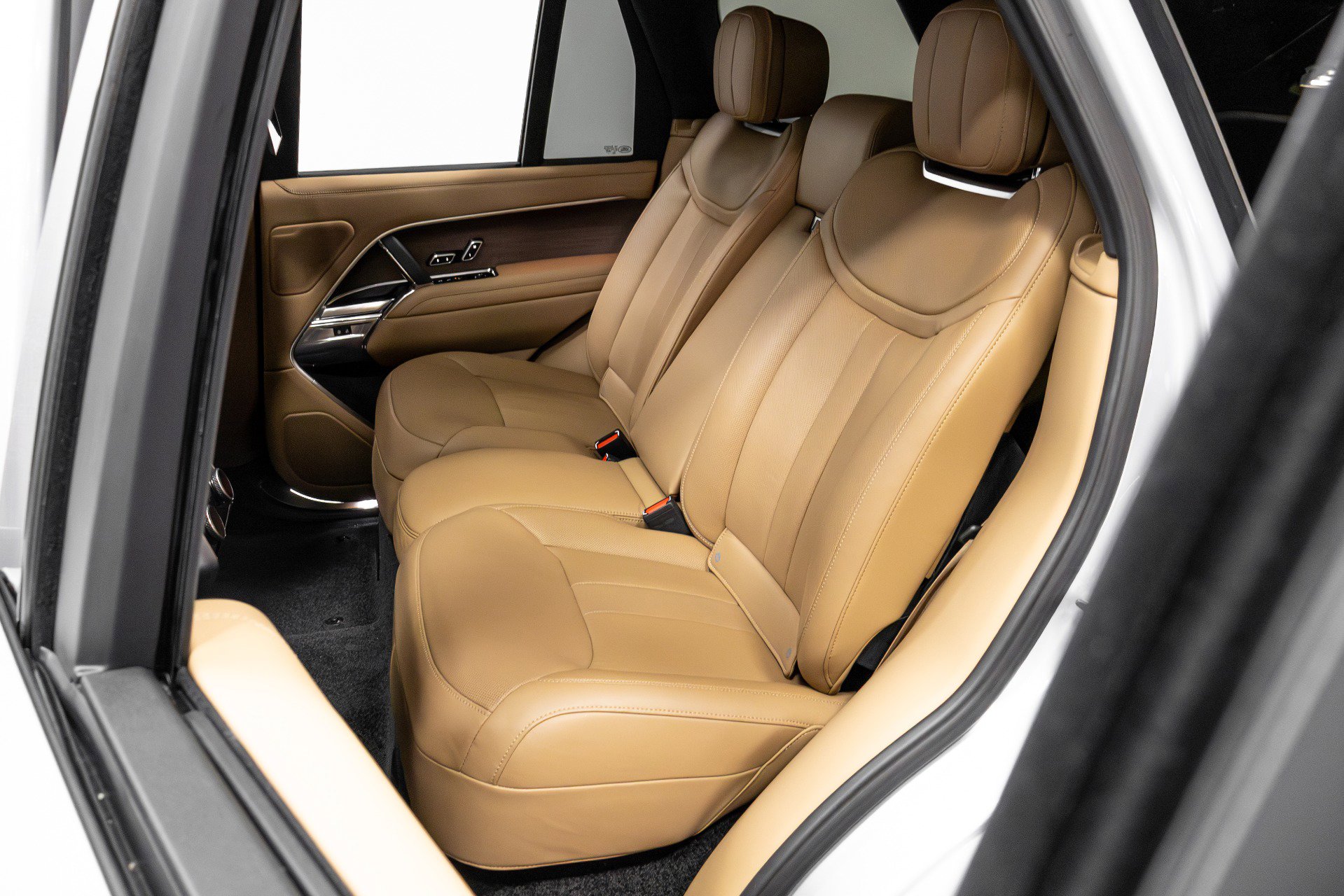 Used 2023 Land Rover Range Rover Autobiography image 37