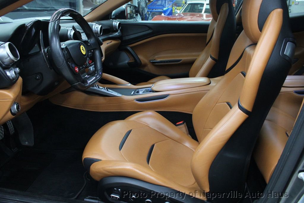 Used 2017 Ferrari GTC4Lusso AWD/4WD image 16