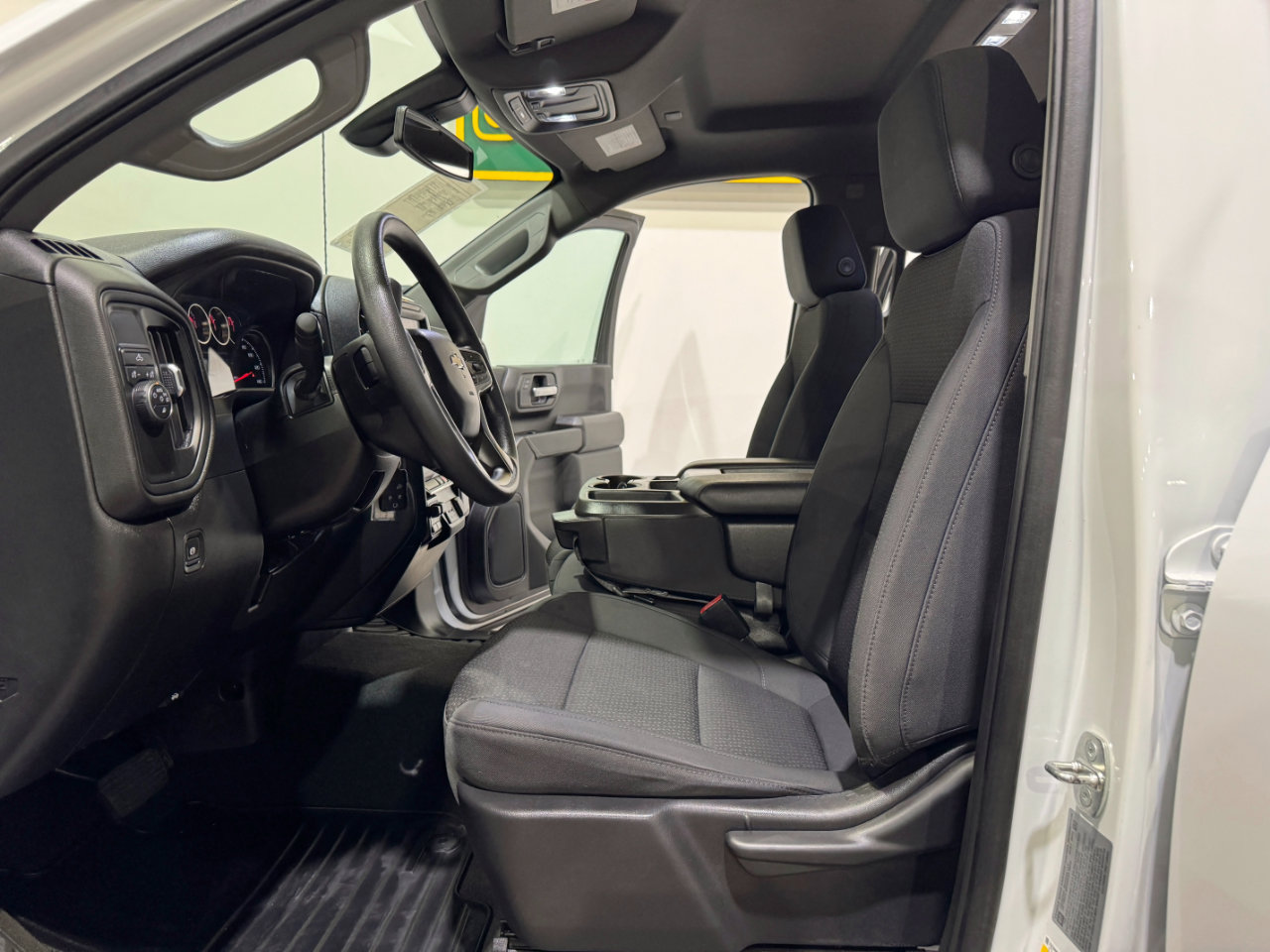 Used 2022 Chevrolet Silverado 2500 Custom w/ Custom Value Package image 12