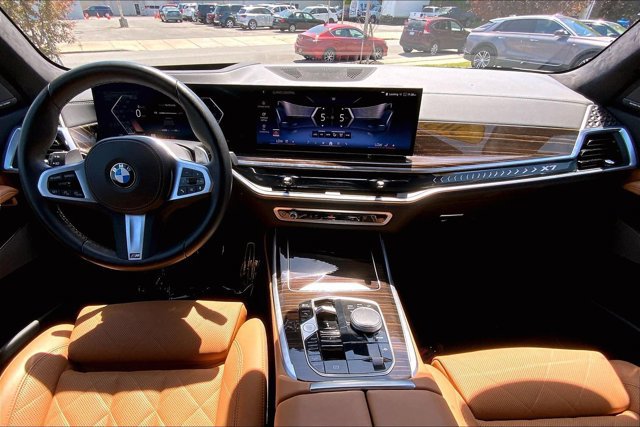 Used 2026 BMW X7 xDrive40i AWD/4WD image 15