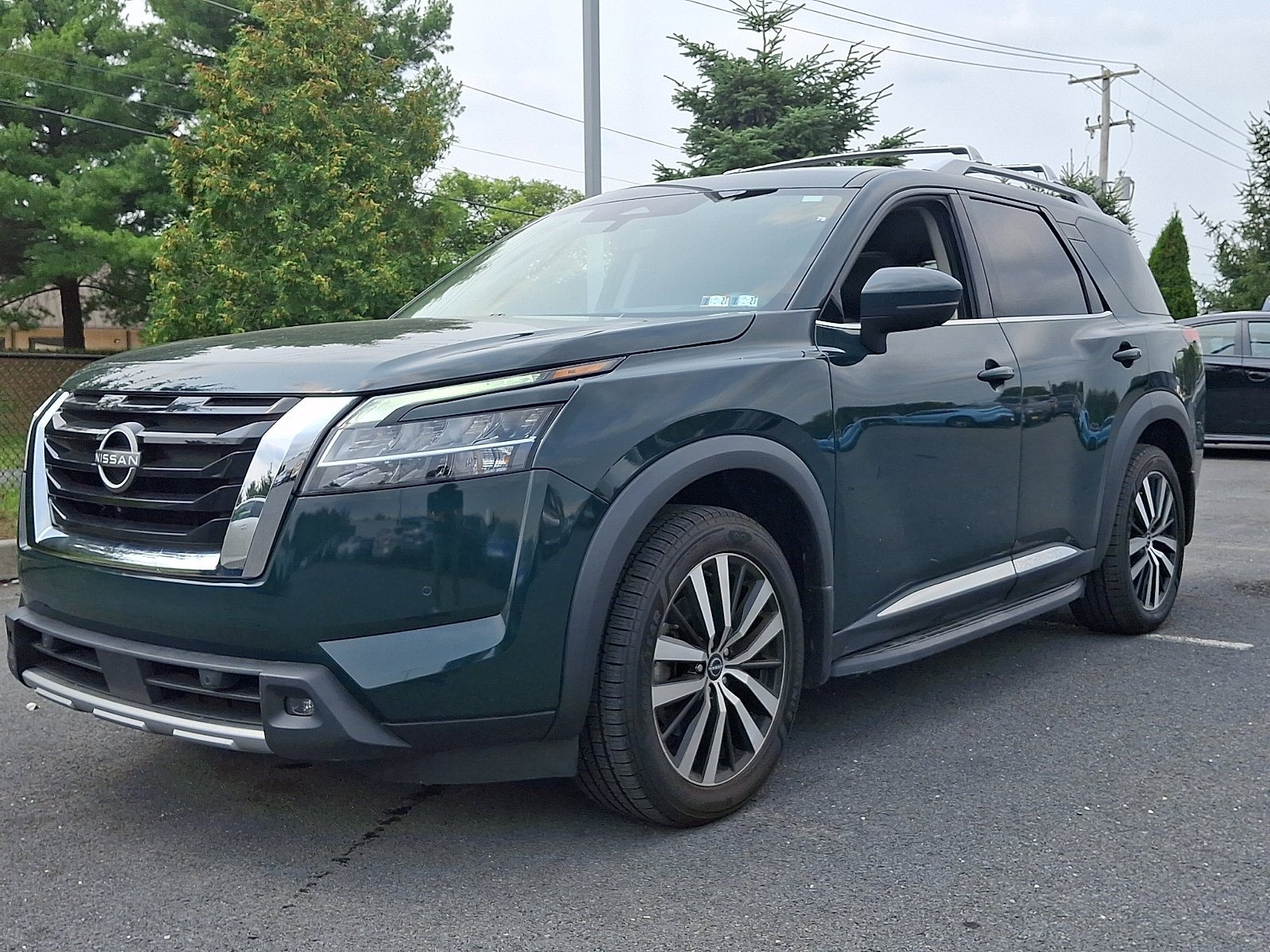 Certified 2023 Nissan Pathfinder Platinum w/ Lighting Package (N93) AWD/4WD image 3