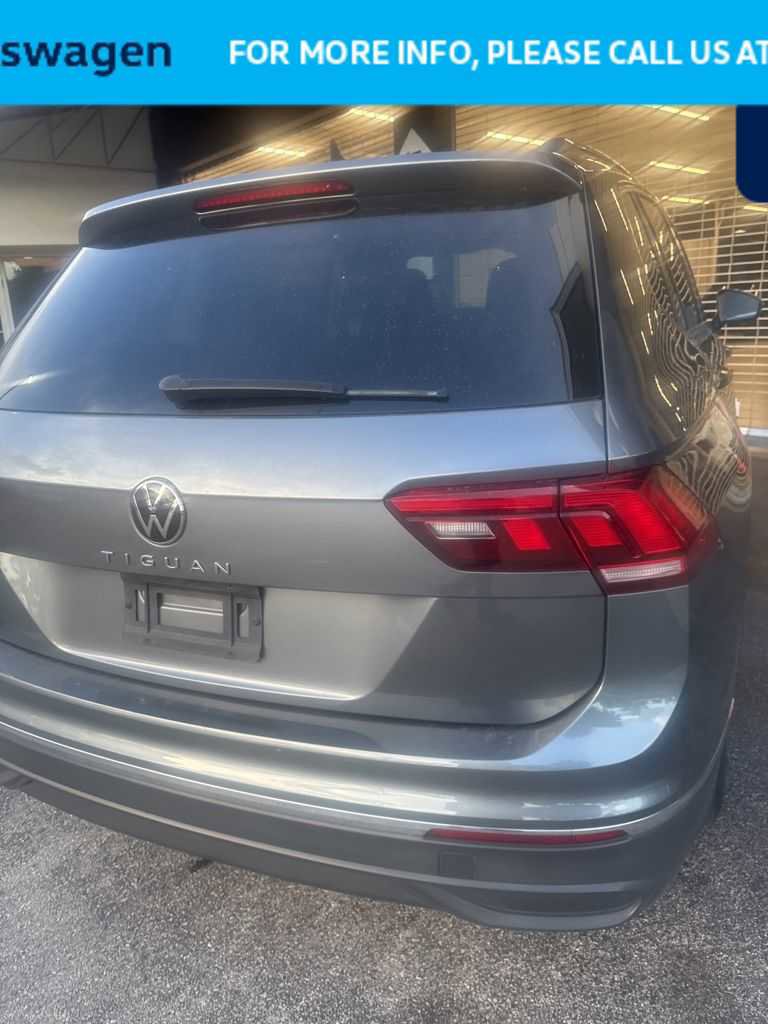 Certified 2023 Volkswagen Tiguan SE w/ Panoramic Sunroof Package FWD image 14
