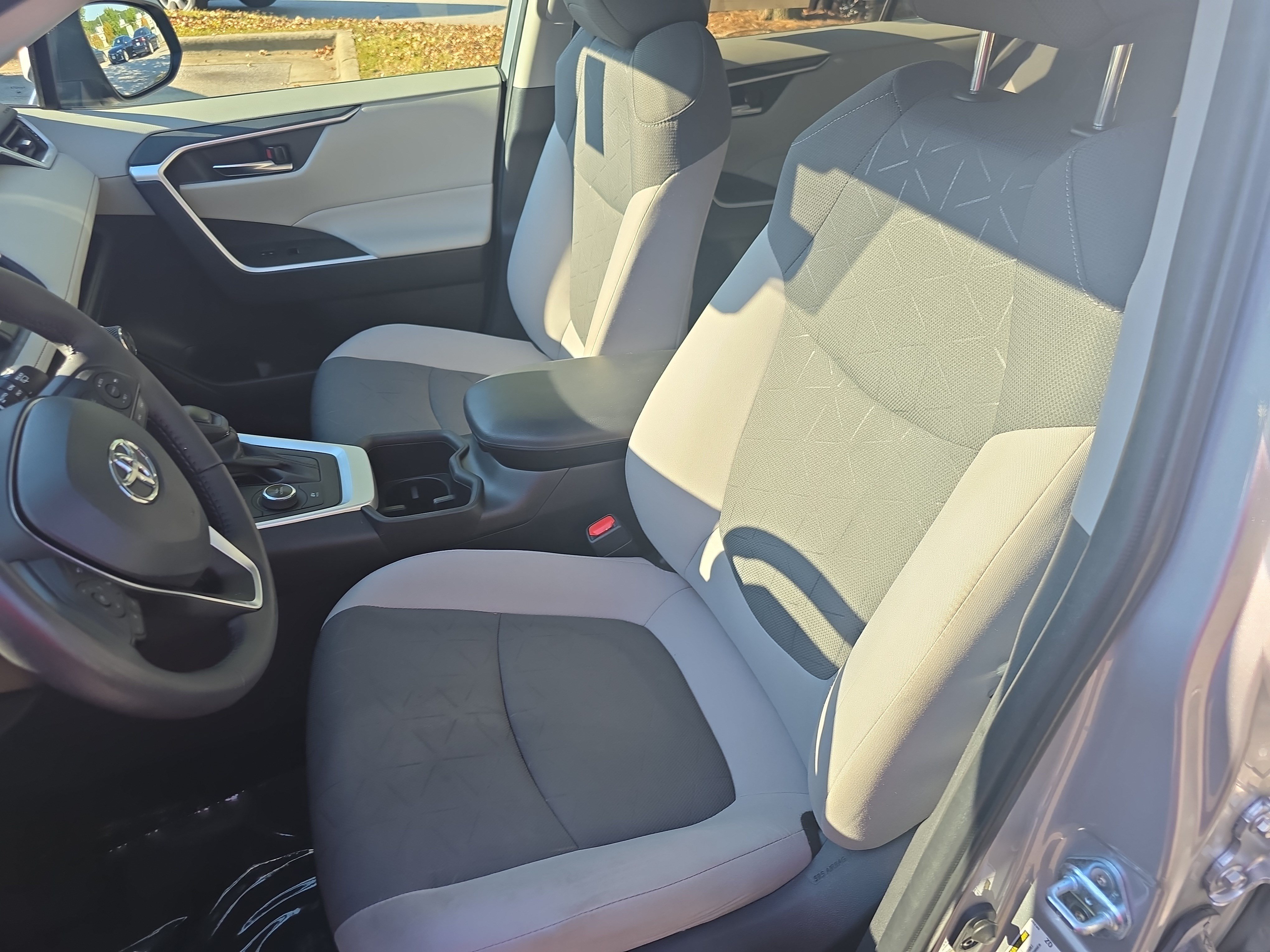 Used 2024 Toyota RAV4 XLE w/ Convenience Package AWD/4WD image 15