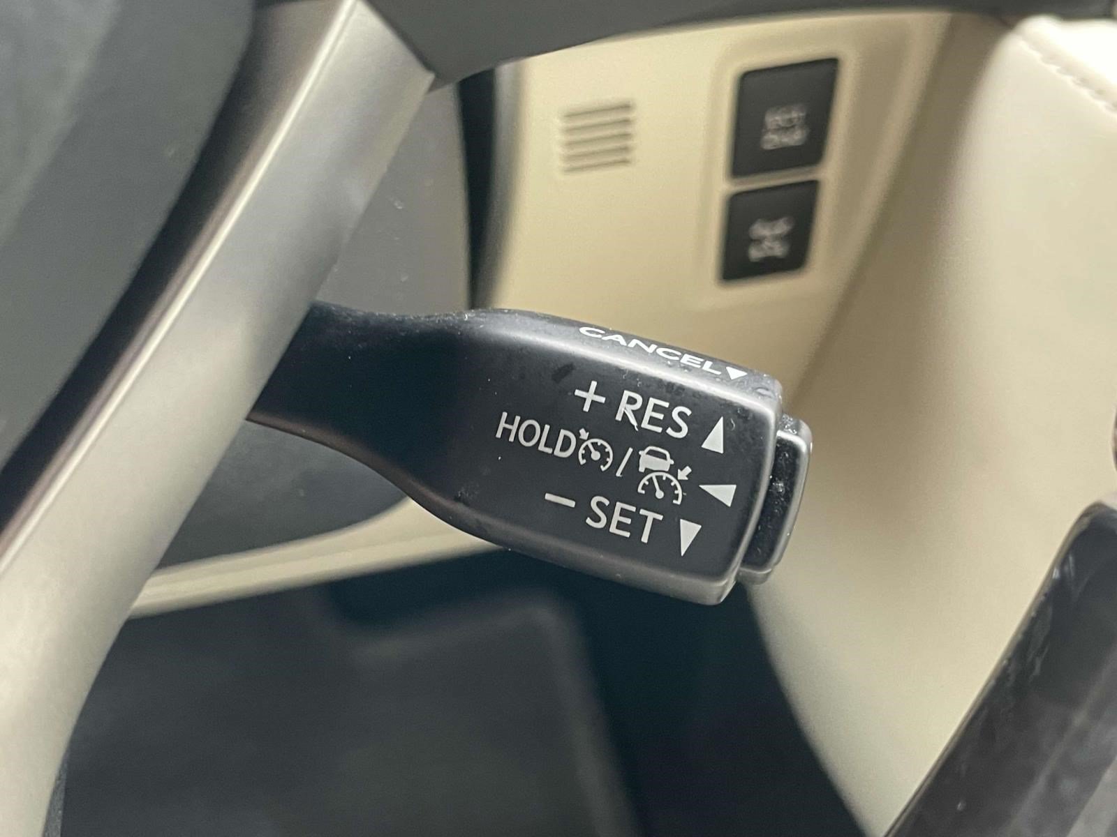 Used 2023 Lexus GX 460 Premium w/ Accessory Package AWD/4WD image 15