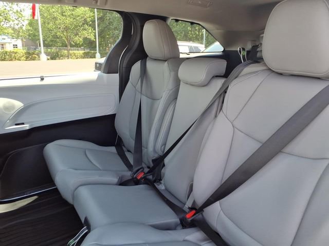 New 2026 Toyota Sienna XLE image 6
