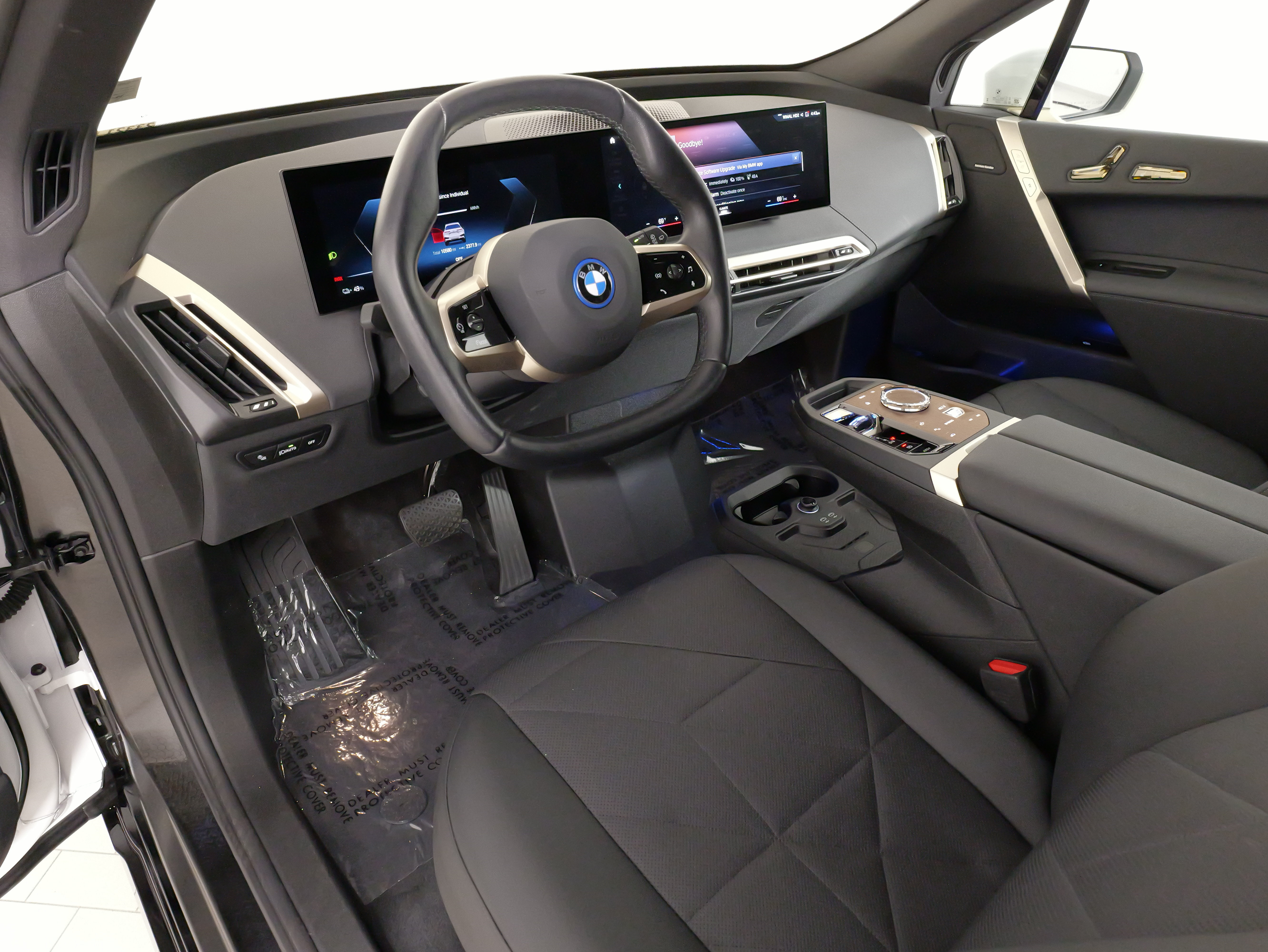 Used 2023 BMW iX xDrive50 w/ Premium Package AWD/4WD image 27