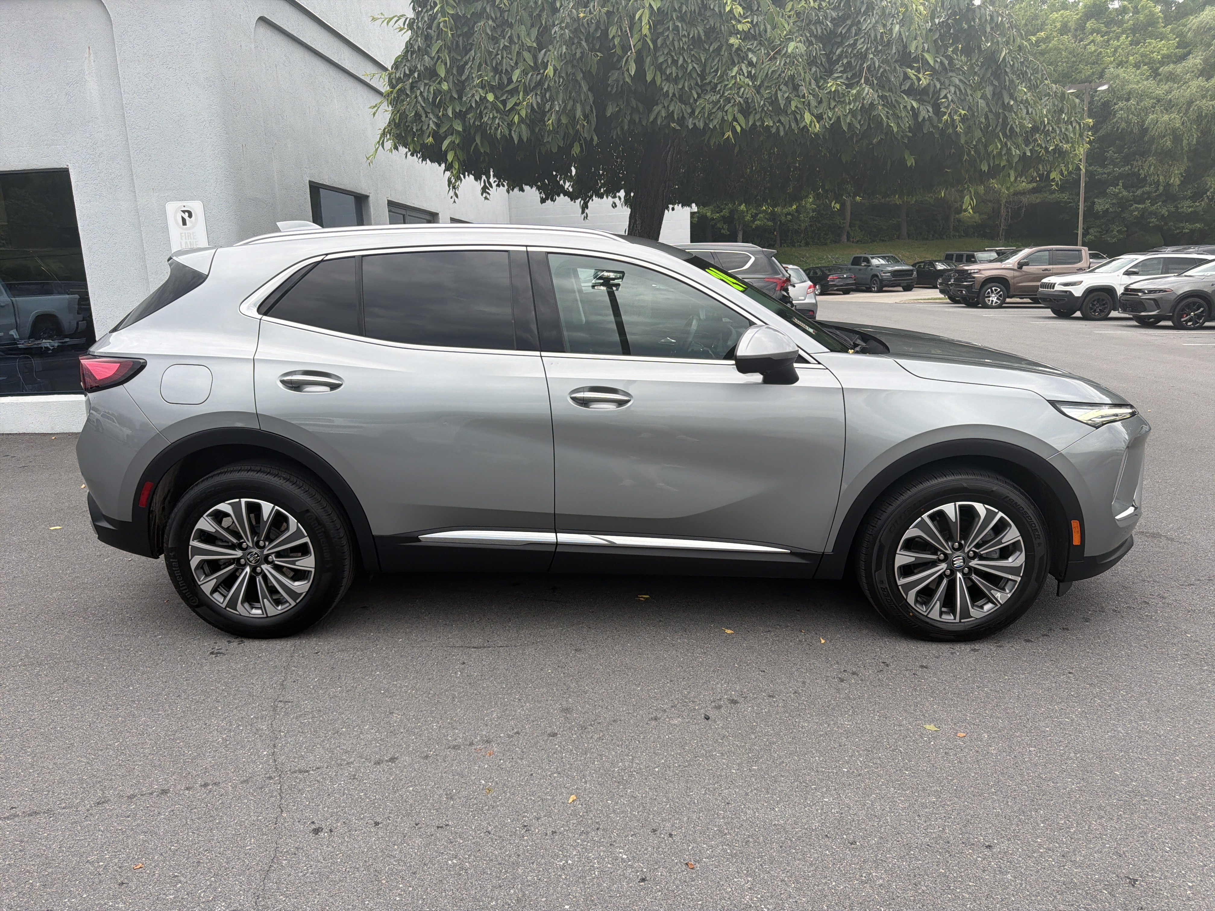 Used 2024 Buick Envision Preferred AWD/4WD image 2