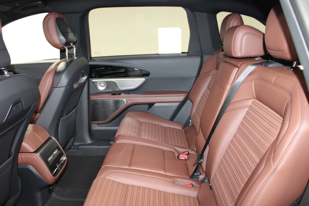New 2026 Lincoln Nautilus Reserve AWD/4WD image 23