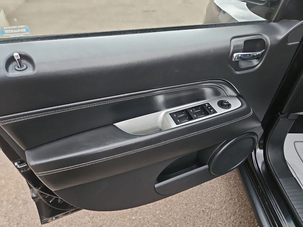 Used 2015 Jeep Compass High Altitude image 10