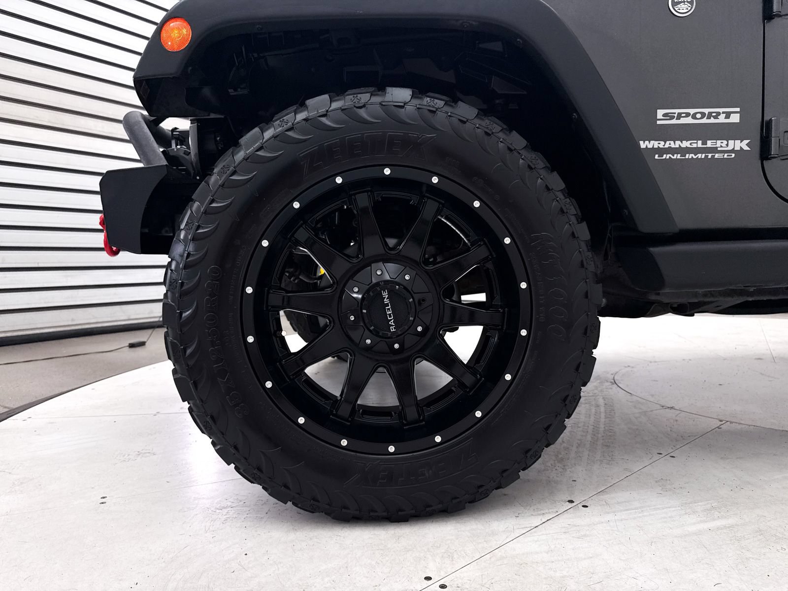 Used 2018 Jeep Wrangler Unlimited Sport S AWD/4WD image 9