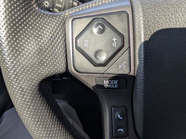 Used 2022 Toyota Tacoma TRD Off-Road AWD/4WD image 15