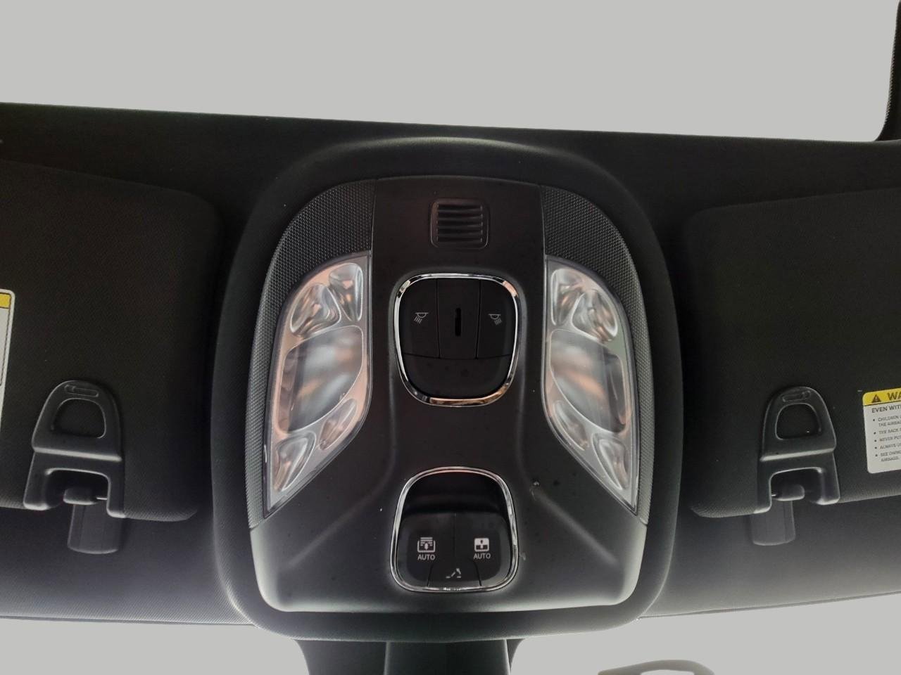 Used 2024 Jeep Compass Latitude w/ Sun and Sound Group AWD/4WD image 19