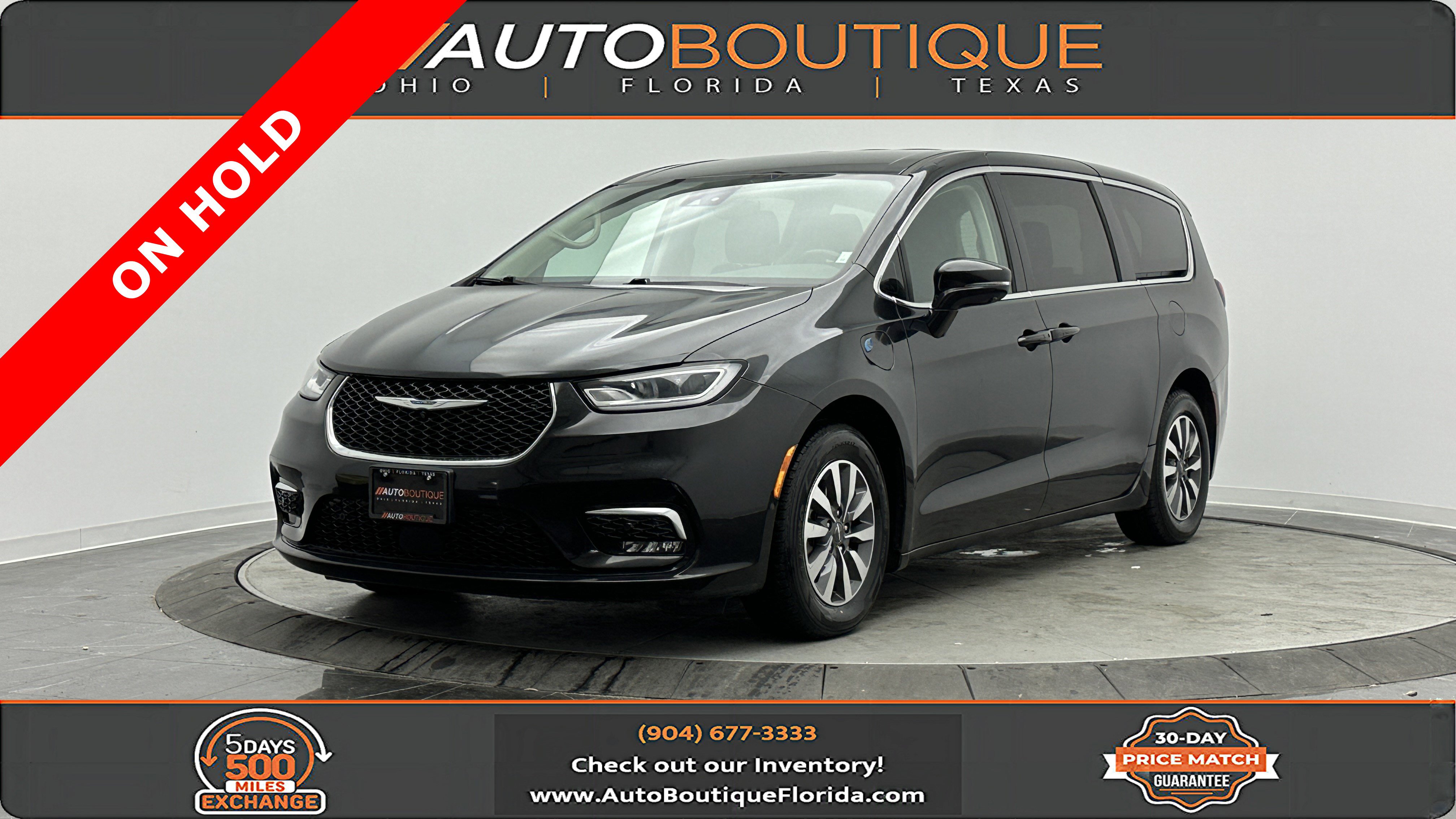 Used 2022 Chrysler Pacifica Touring-L w/ Uconnect Theater Family Group image 1