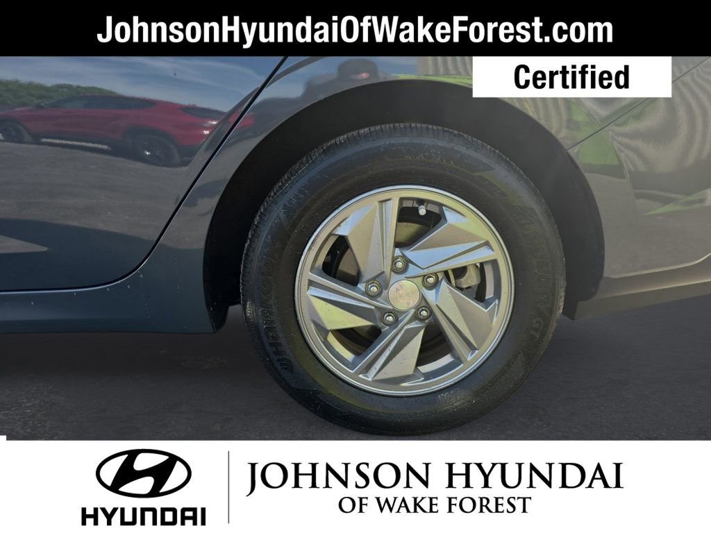 Certified 2025 Hyundai Elantra SE image 42