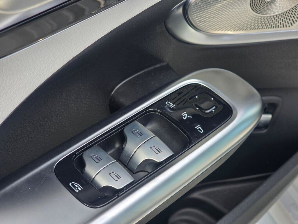 New 2026 Mercedes-Benz C 300 4MATIC Sedan image 35