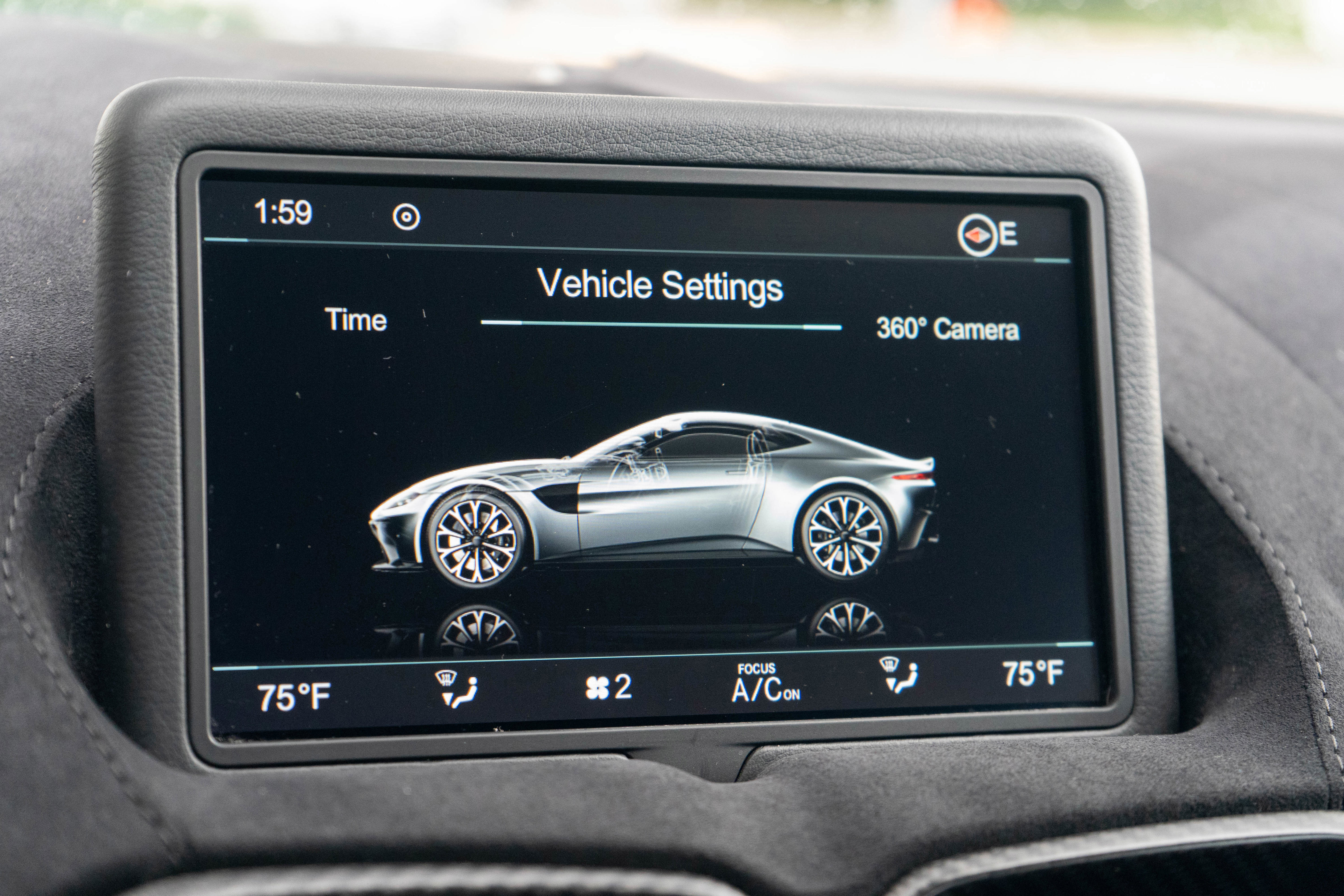 Used 2020 Aston Martin V8 Vantage Coupe image 20