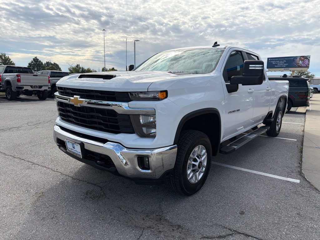 Used 2025 Chevrolet Silverado 2500 LT w/ Convenience Package AWD/4WD image 7