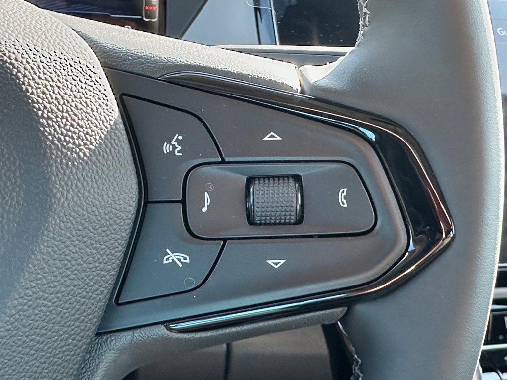 New 2027 Chevrolet Bolt RS w/ Technology Package FWD image 10
