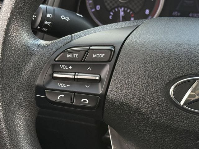 Used 2020 Hyundai Elantra SE w/ Cargo Package (C1) FWD image 13
