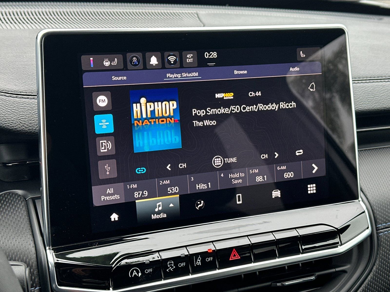 New 2026 Jeep Compass Latitude AWD/4WD image 17