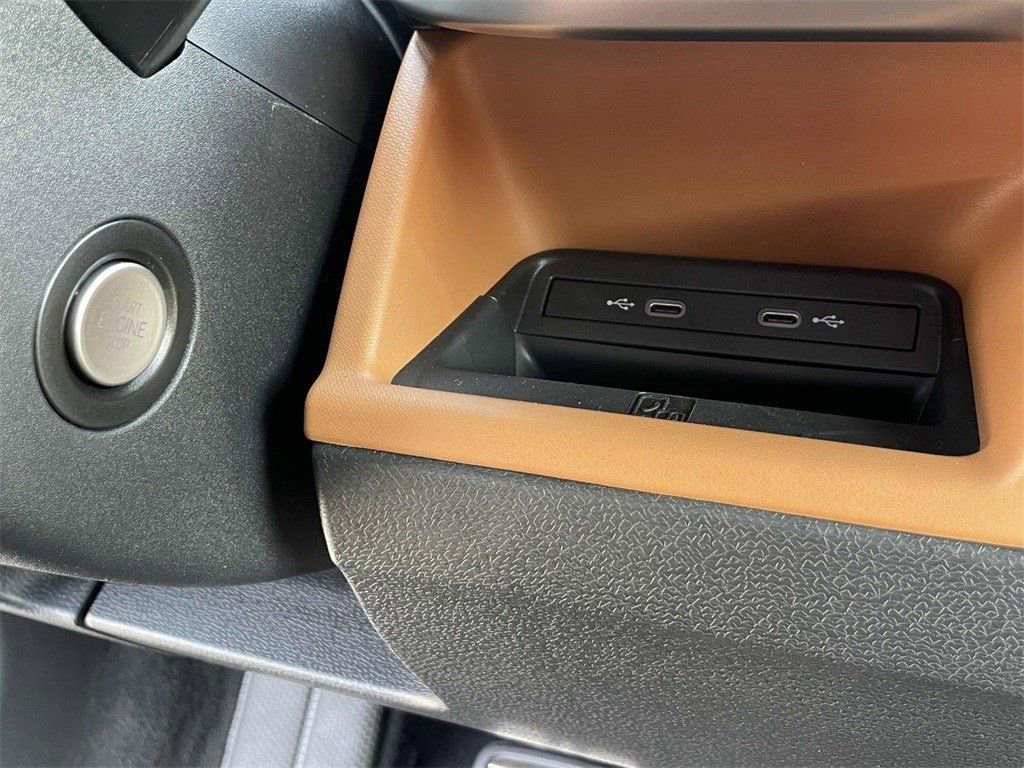 New 2025 Volkswagen ID. Buzz Pro S RWD image 26