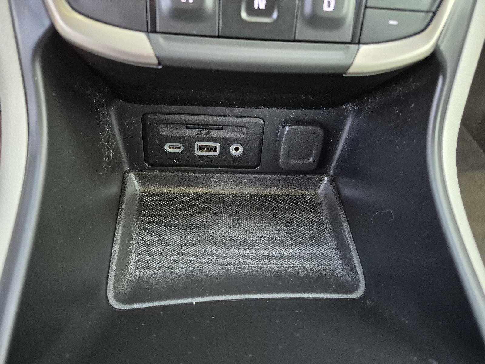 Used 2024 GMC Terrain Denali w/ Denali Premium Package image 17