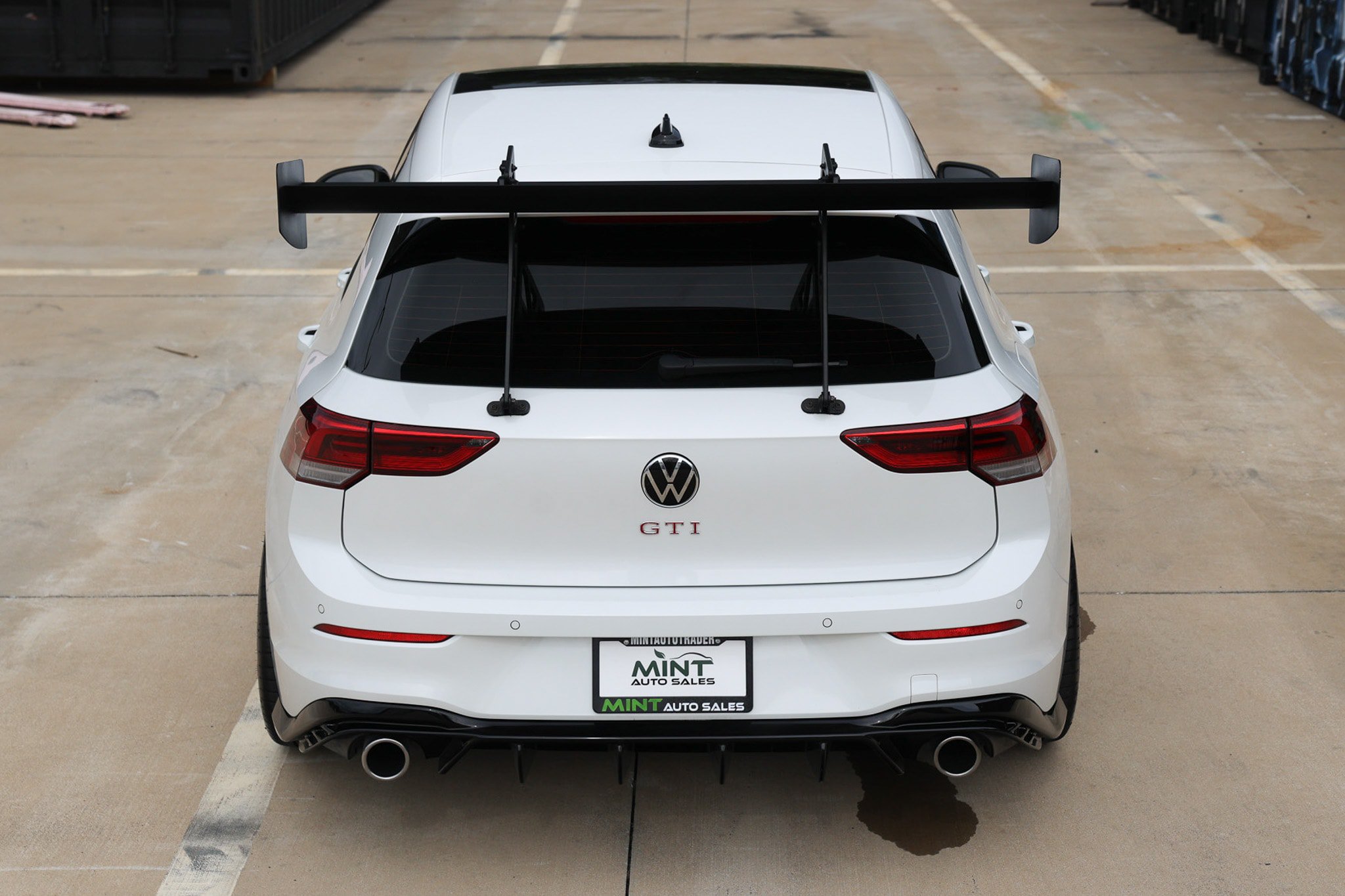 Used 2024 Volkswagen GTI SE FWD image 13