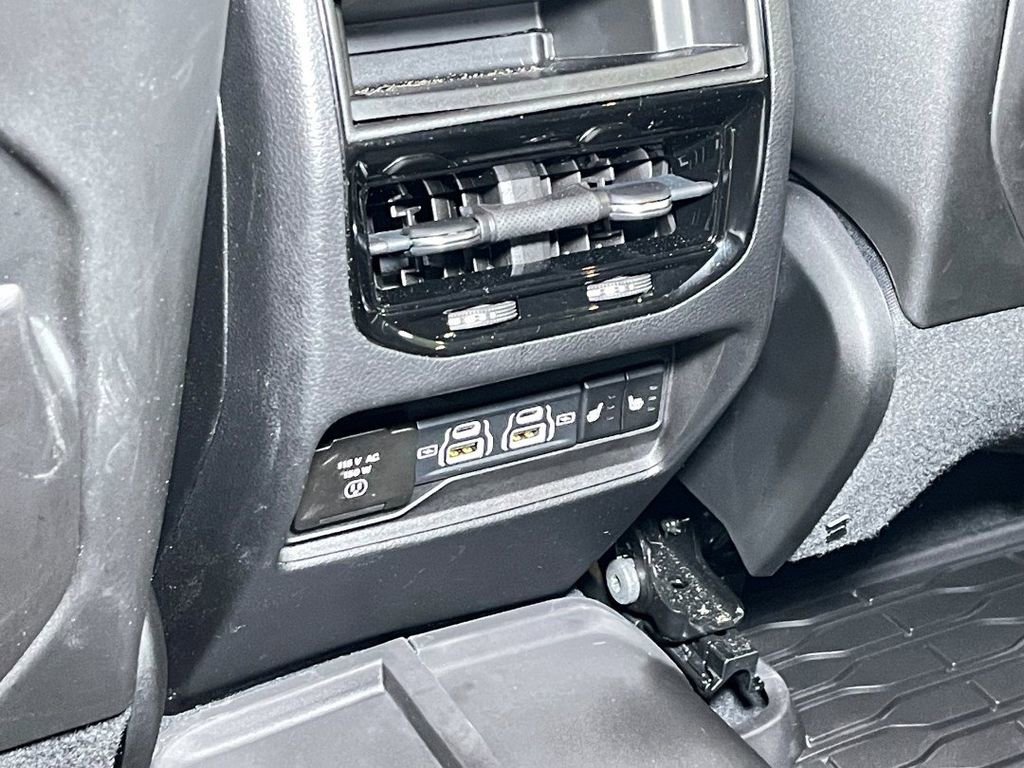 Used 2022 Jeep Grand Cherokee Trailhawk w/ Luxury Tech Group III image 34