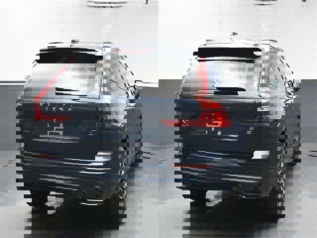 New 2025 Volvo XC60 B5 Core image 7