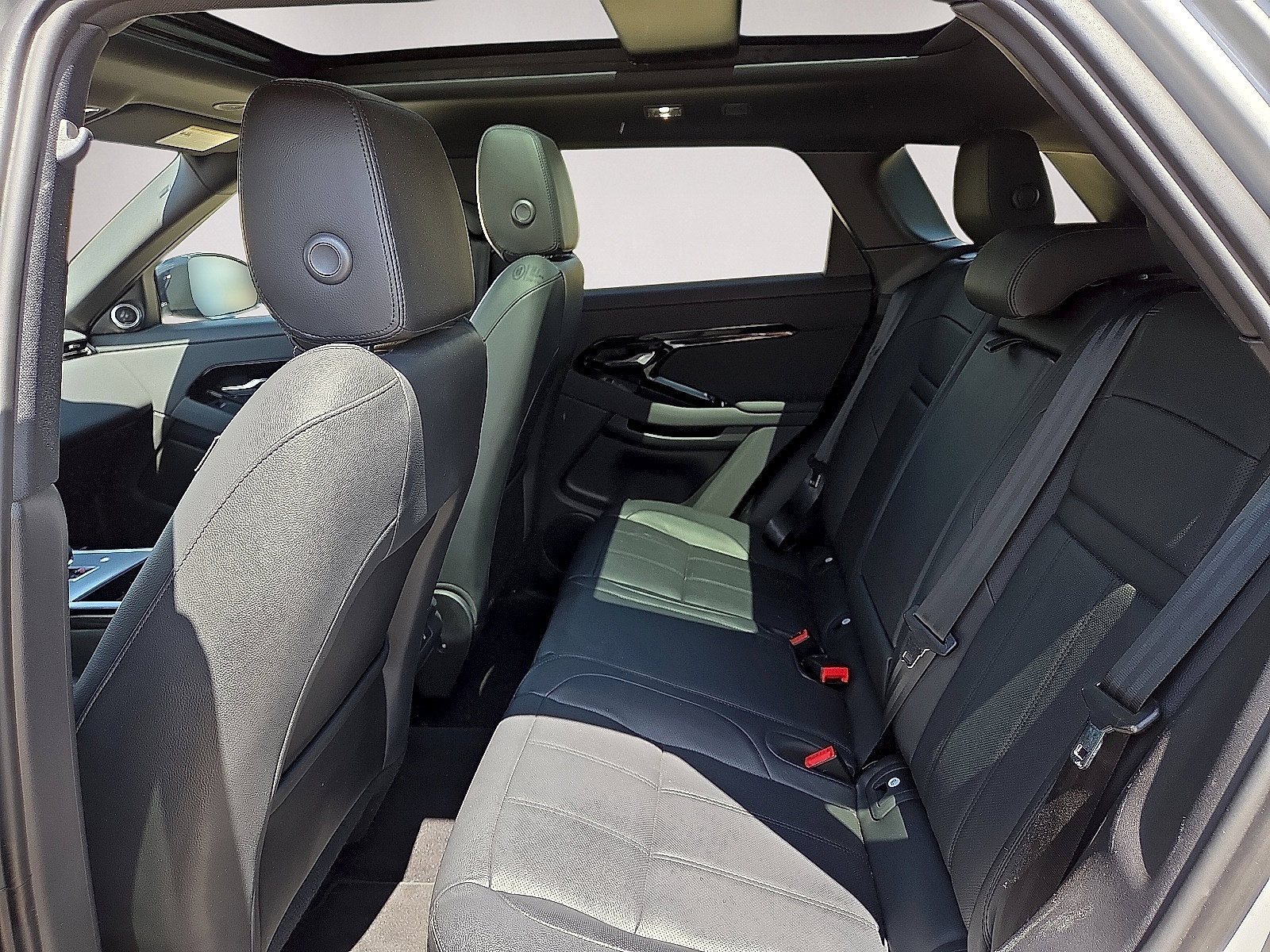 Used 2024 Land Rover Range Rover Evoque S AWD/4WD image 19