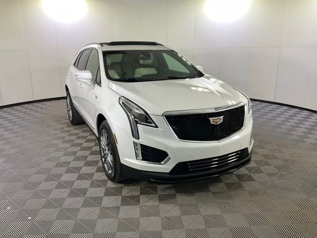 Certified 2025 Cadillac XT5 Sportv image 3