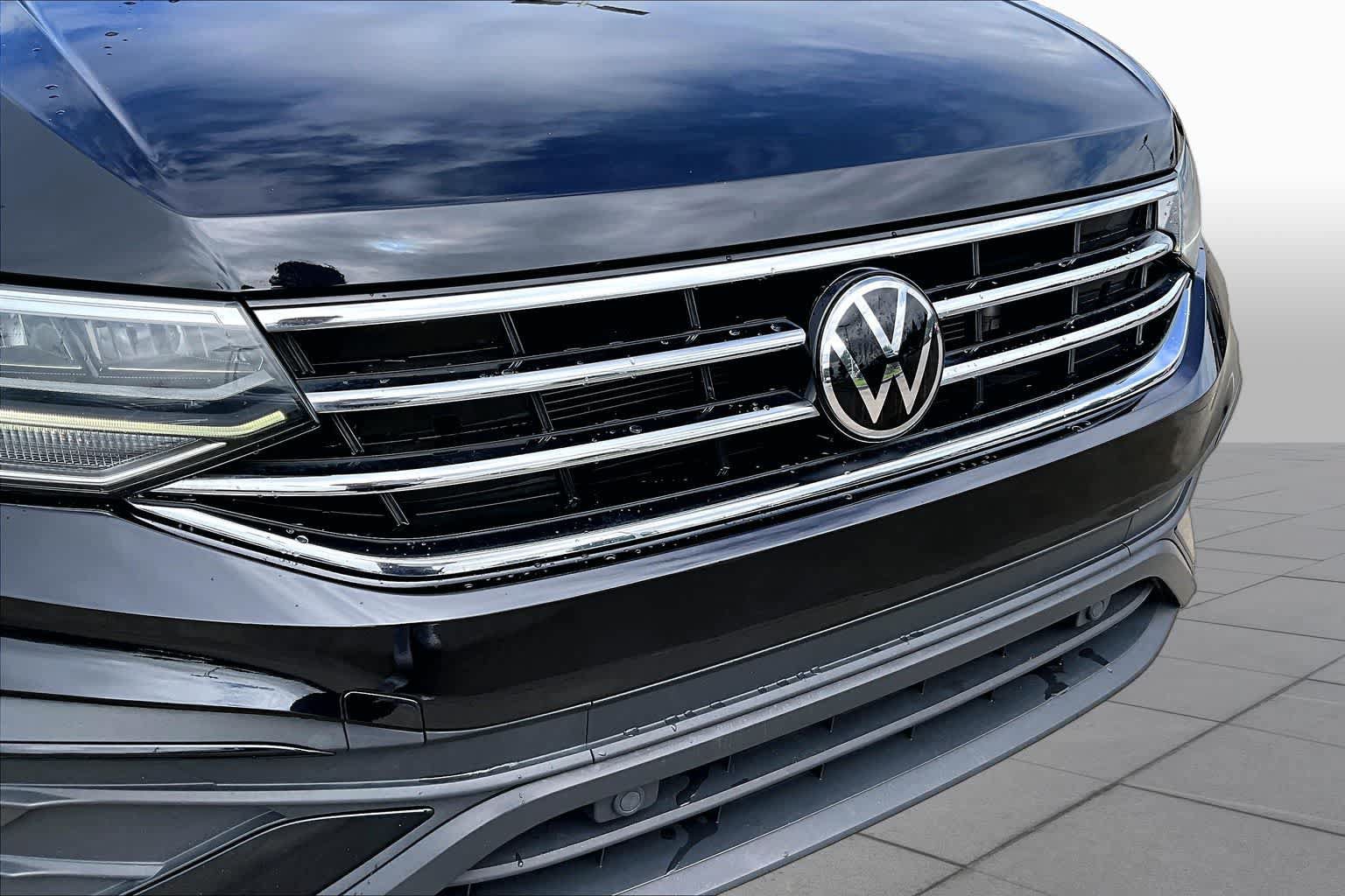 Used 2023 Volkswagen Tiguan SE FWD image 28