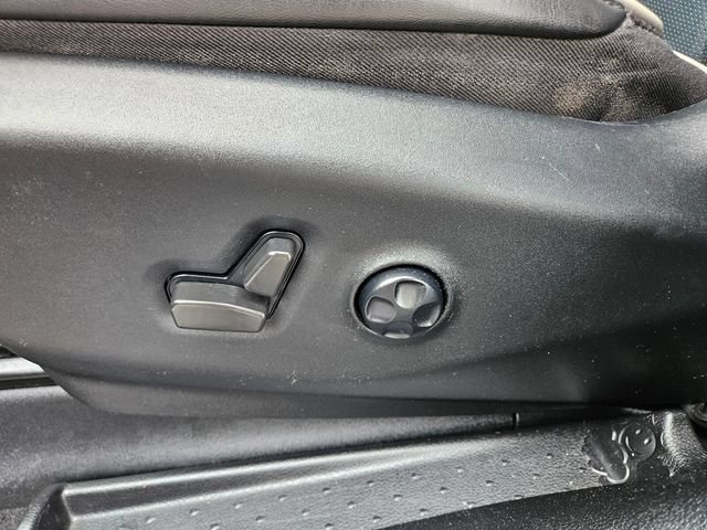 Used 2022 Chrysler Pacifica Limited w/ S Appearance Package FWD image 9