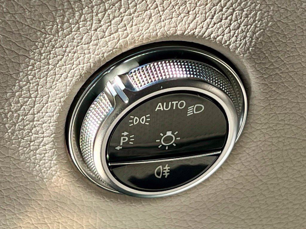 Certified 2026 Mercedes-Benz GLC 300 4MATIC image 37