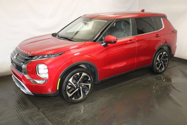 Used 2022 Mitsubishi Outlander SE AWD/4WD image 2