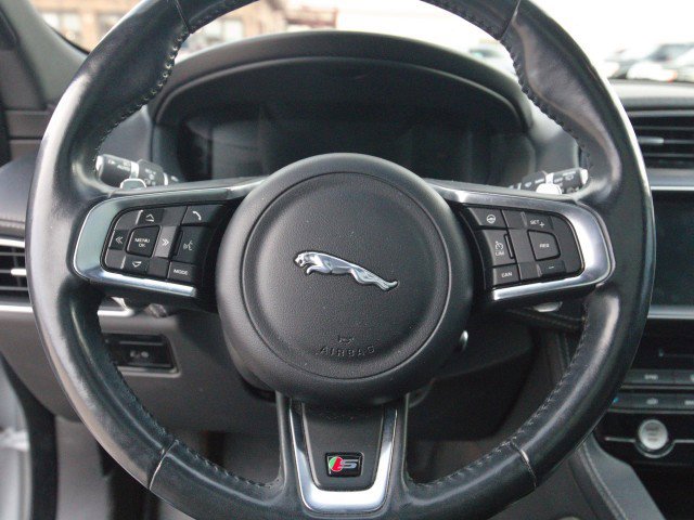 Used 2017 Jaguar F-PACE S image 19