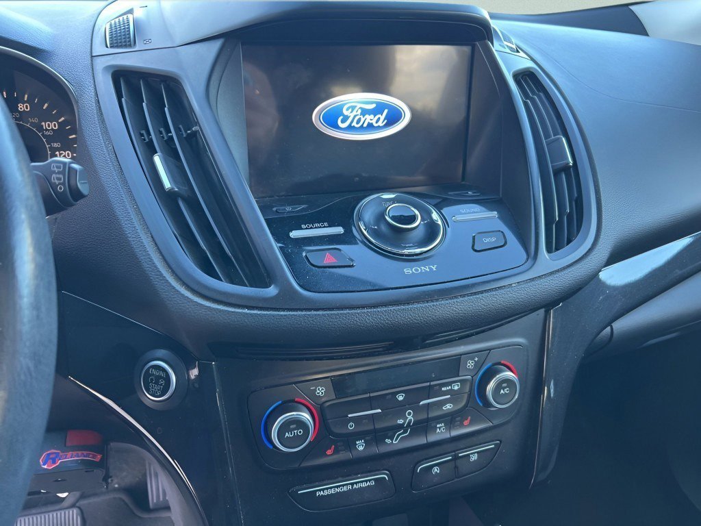 Used 2017 Ford Escape Titanium image 28