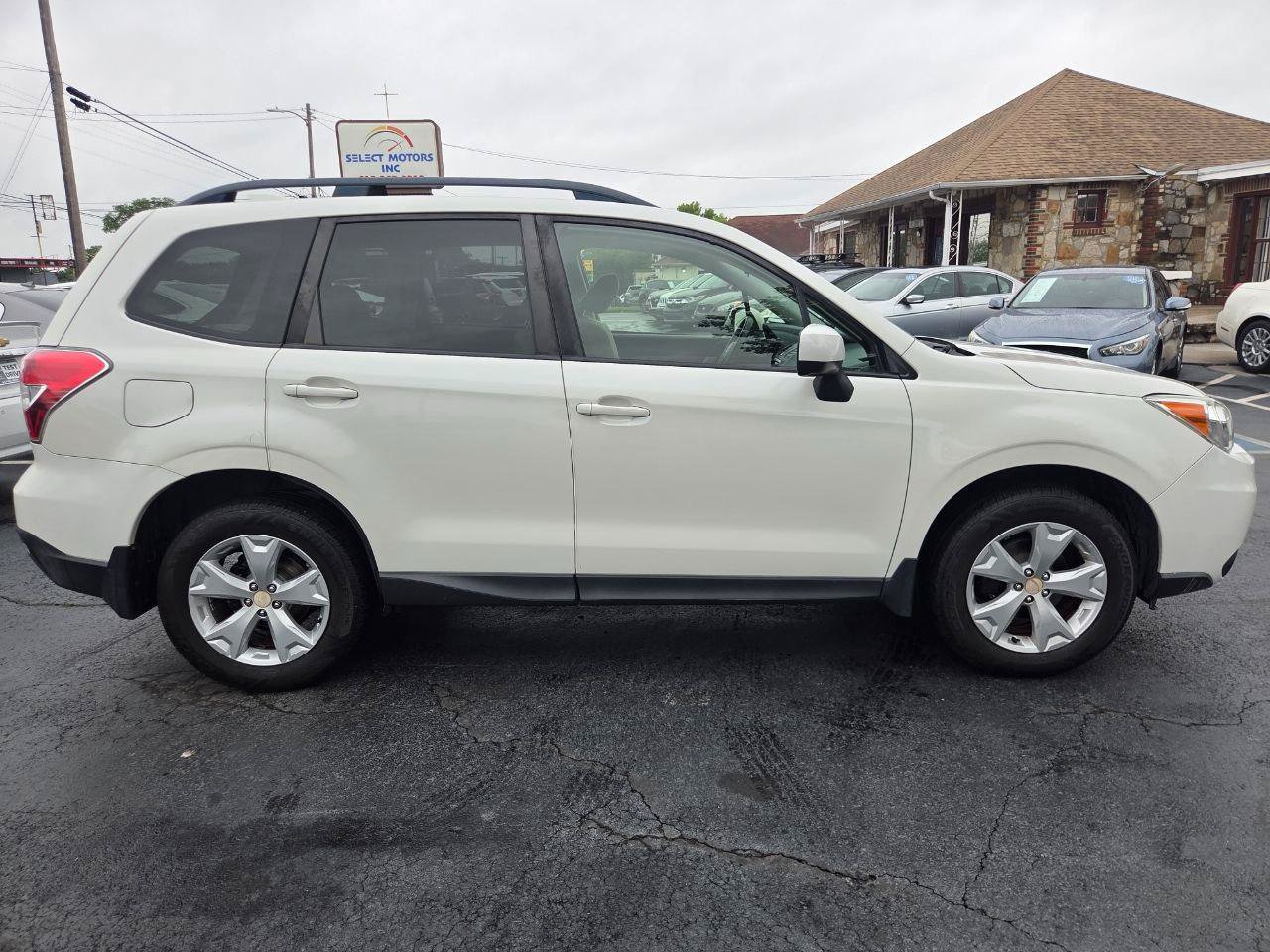 Used 2016 Subaru Forester 2.5i Premium AWD/4WD image 6