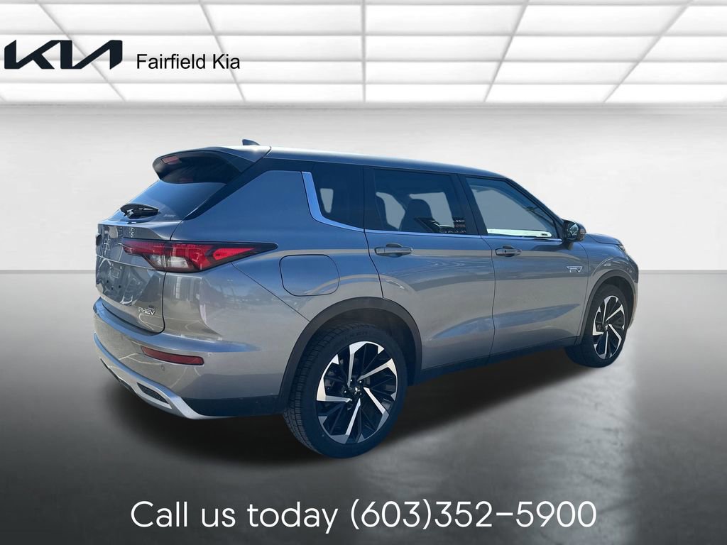 Used 2023 Mitsubishi Outlander SE AWD/4WD image 5