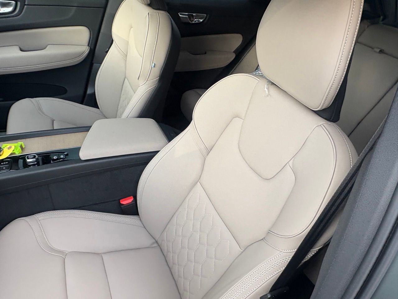 New 2026 Volvo XC60 T8 Plus w/ Protection Package Premier image 20